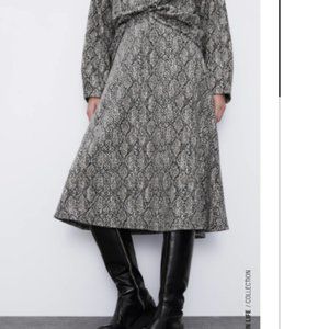 ZARA Soft-touch Snake Print Midi Skirt, Size M